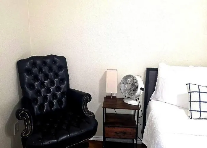 Furnished 3br 2ba Monthly Near Hood *