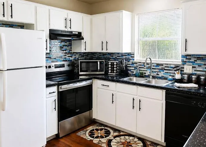 Apartment Furnished 3br 2ba Monthly Near Hood