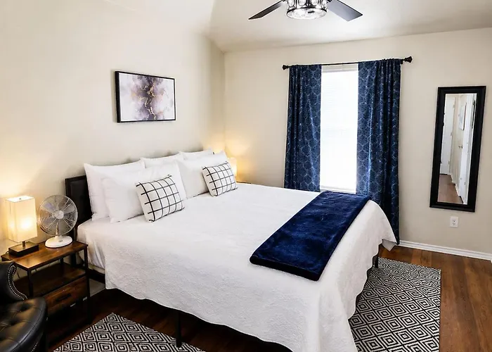 Furnished 3br 2ba Monthly Near Hood Apartment